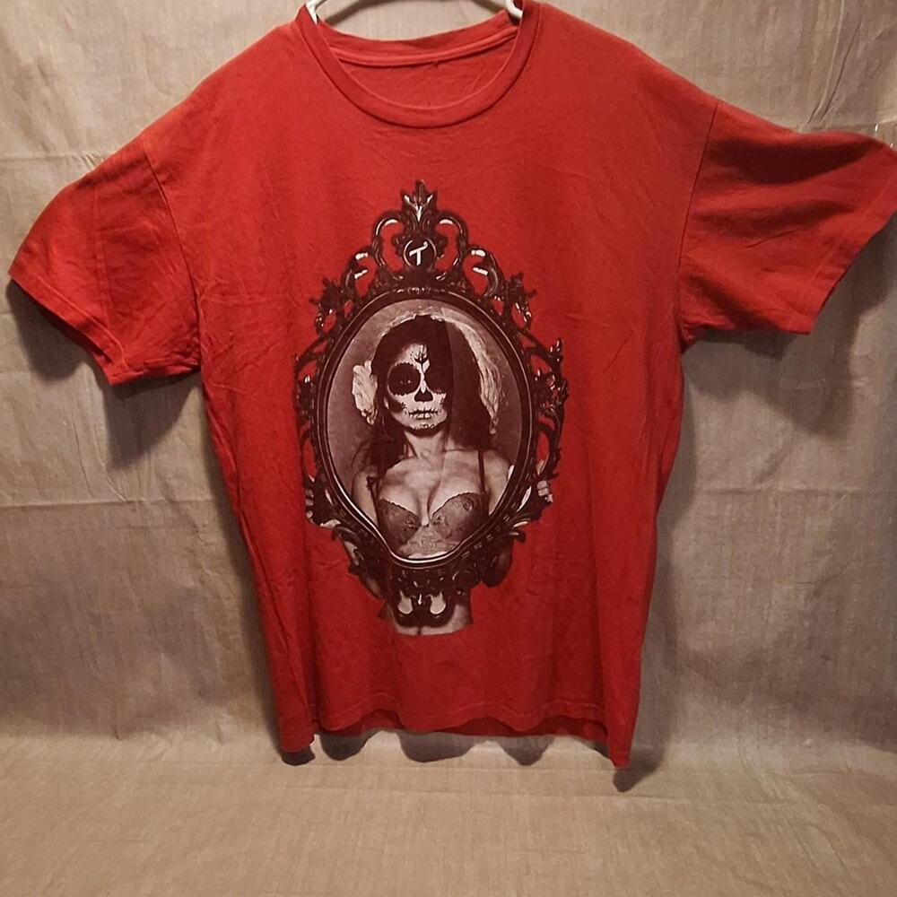 2InTheShirt Brand Dia De Los Muertos Sugar Skull Red Graphic Tee Mens Size Large